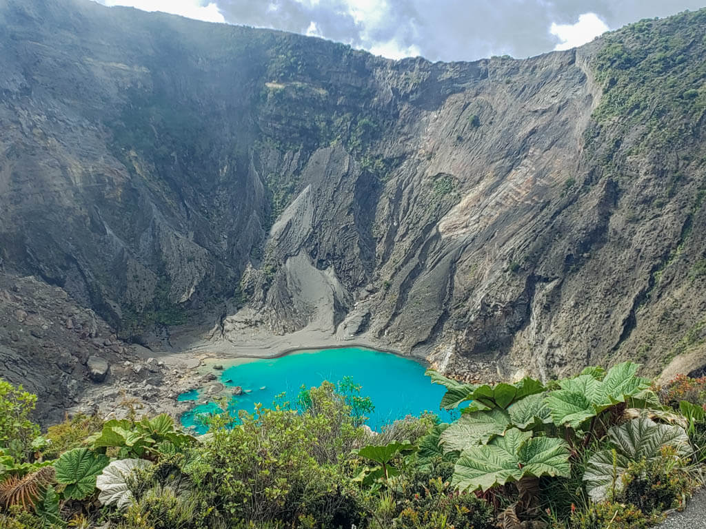 Irazu volcano principal crater 2