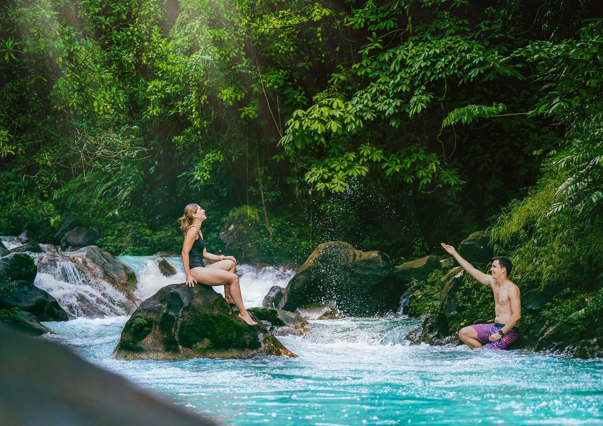 7 trails swimming in rio celeste